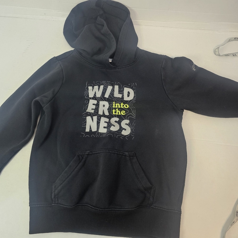 YOUTH BOYS MED INTO THE WILDERNESS COLUMBIA HOODIE BLACK